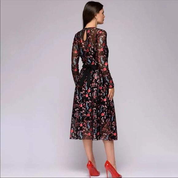 PREORDER NOW! Embroidered Floral Black Midi Dress - Picture 3 of 6